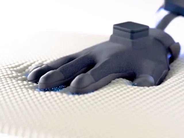 Wuji Glove 触覚付きデータグローブ